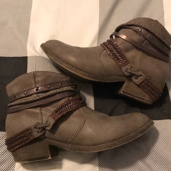 Maurices Shoes - Maurice’s ankle boots size 8m